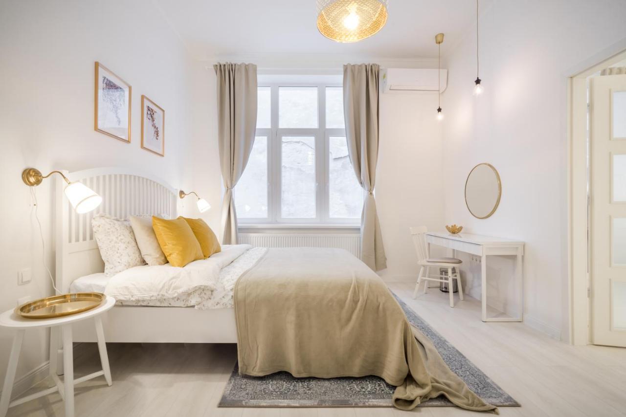 Bpr Sirius Suite With A/C Budapeste Exterior foto